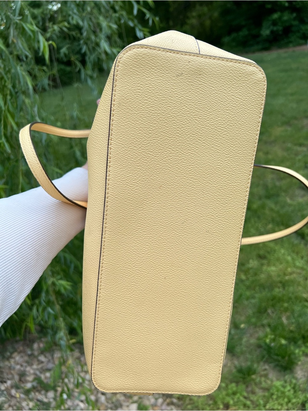 Kate Spade Lori Elegant Yellow Tote Bag - Picture 13 of 16